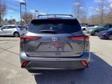 Used 2024 Toyota Highlander AWD image 6
