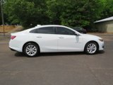 Used 2019 Chevrolet Malibu LT image 2