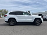 Used 2018 Jeep Grand Cherokee Trailhawk w/ Trailhawk Luxury Group image 2