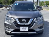 Used 2019 Nissan Rogue SV image 2