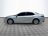 Used 2022 Toyota Camry LE image 4
