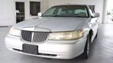 Used 1998 Lincoln Town Car Executive image 3