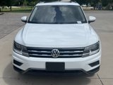 Used 2020 Volkswagen Tiguan SE w/ Panoramic Sunroof Package image 3