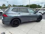 Used 2022 Volkswagen Tiguan SE R-Line image 3