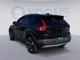 Used 2020 Volvo XC40 T5 Momentum image 4