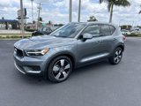 Used 2019 Volvo XC40 T5 Momentum image 3