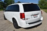 Used 2017 Dodge Grand Caravan SE image 5