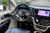 Used 2023 Chrysler Pacifica Touring-L image 5