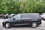 Used 2023 Chrysler Pacifica Touring-L image 3