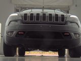 Used 2015 Jeep Cherokee Trailhawk w/ Comfort/Convenience Group image 3
