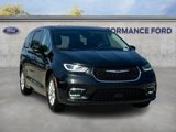 Used 2024 Chrysler Pacifica Touring-L image 5