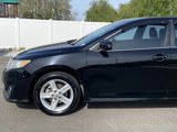 Used 2014 Toyota Camry L image 2