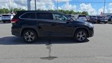 Used 2019 Toyota Highlander LE image 5