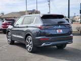 New 2025 Mitsubishi Outlander SE image 3