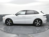 Used 2024 Porsche Cayenne image 2