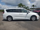Used 2023 Chrysler Pacifica Touring-L image 5