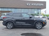 Used 2022 Kia Seltos LX image 2