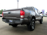 Used 2017 Toyota Tacoma TRD Off-Road image 6