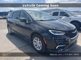 Used 2023 Chrysler Pacifica Touring-L image 3