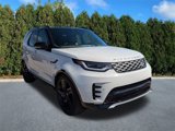 Used 2024 Land Rover Discovery Metropolitan Edition image 3