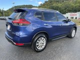 Used 2017 Nissan Rogue SV image 2