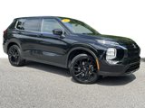 Used 2023 Mitsubishi Outlander SE image 3