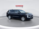 Used 2023 Mitsubishi Outlander ES image 2