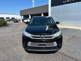 Used 2017 Toyota Highlander LE image 2