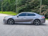 Used 2018 Toyota Camry SE image 3