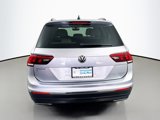 Used 2021 Volkswagen Tiguan SE w/ Panoramic Sunroof Package image 5