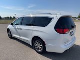 Used 2020 Chrysler Pacifica Touring-L image 4