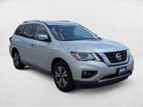 Used 2019 Nissan Pathfinder SV image 3