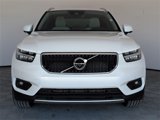 Certified 2022 Volvo XC40 T5 Momentum w/ Premium Package image 3