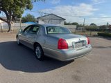 Used 2006 Lincoln Town Car Signature Limited image 6