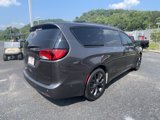 Used 2019 Chrysler Pacifica Limited w/ Advanced Safetytec Group image 3