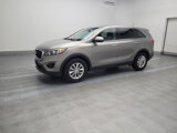 Used 2017 Kia Sorento L image 2