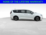 Used 2023 Chrysler Pacifica Touring-L image 2