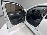 Used 2018 Volkswagen Passat 2.0T R-Line w/ R-Line Lighting Package image 5