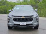 Used 2025 Chevrolet Trax LT w/ LT Convenience Package image 2