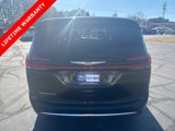 Used 2023 Chrysler Pacifica Touring-L image 4