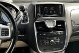 Used 2015 Chrysler Town & Country Touring-L w/ Driver Convenience Group image 5