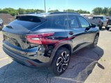 Used 2025 Chevrolet Trax RS image 2