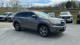 Used 2016 Toyota Highlander XLE image 2