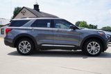 Used 2021 Ford Explorer XLT image 2