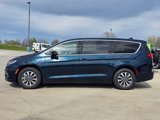 New 2025 Chrysler Pacifica Select image 5