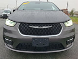 Used 2022 Chrysler Pacifica Touring-L image 2