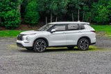 Used 2022 Mitsubishi Outlander ES image 3