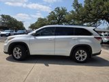 Used 2015 Toyota Highlander XLE image 2