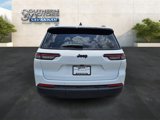 Used 2023 Jeep Grand Cherokee L Laredo image 4