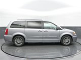 Used 2014 Chrysler Town & Country Touring-L w/ Driver Convenience Group image 6